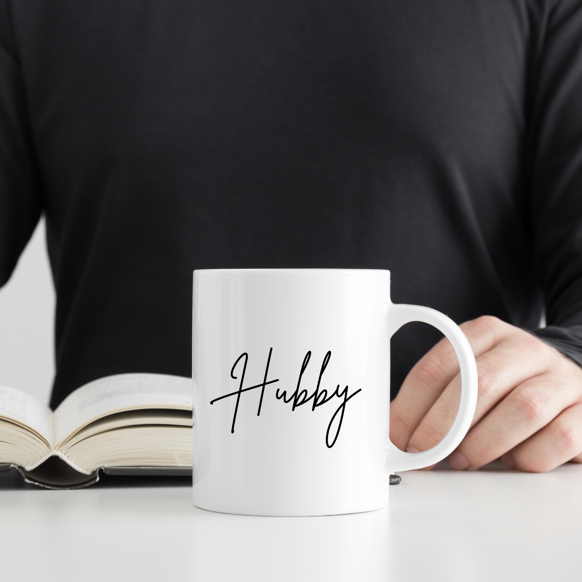 "Wifey and Hubby" White Glossy Couple 11 oz Mug Set